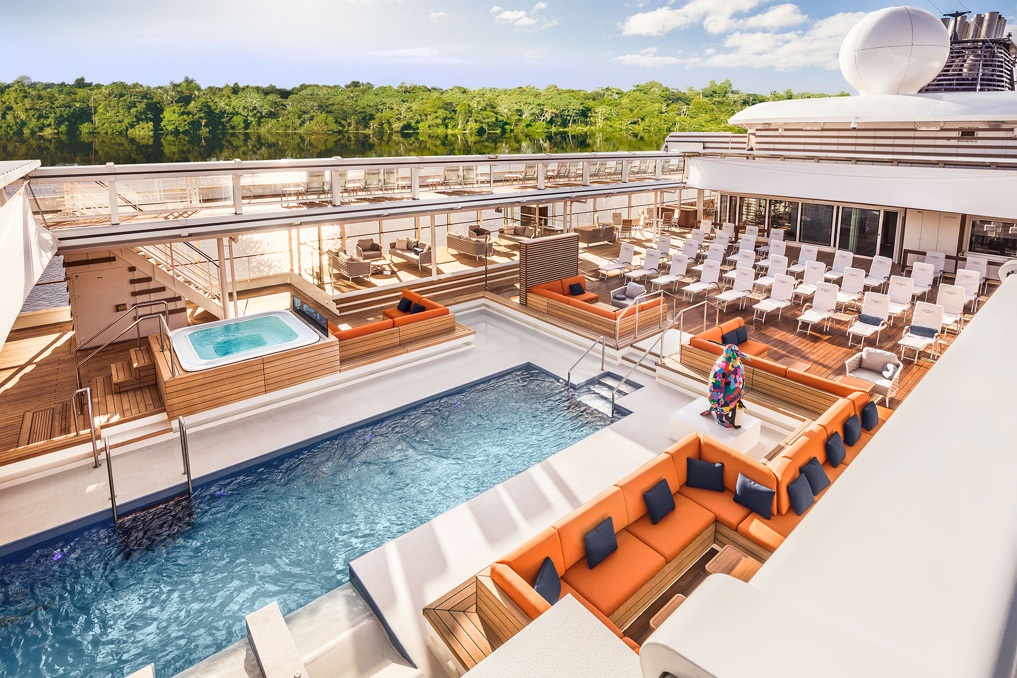 Hapag lloyd cruises – hanseatic expeditionen: pooldeck | welt der reisen, hamburg